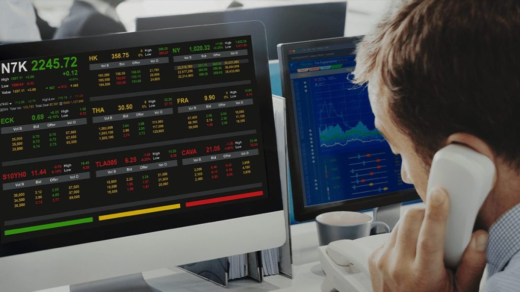 analista trabalhando para IPO