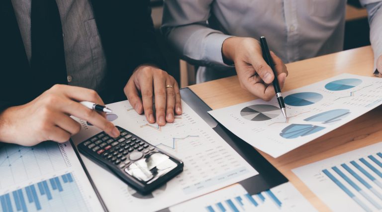 Valuation por fluxo de caixa descontado: vantagens e limitações