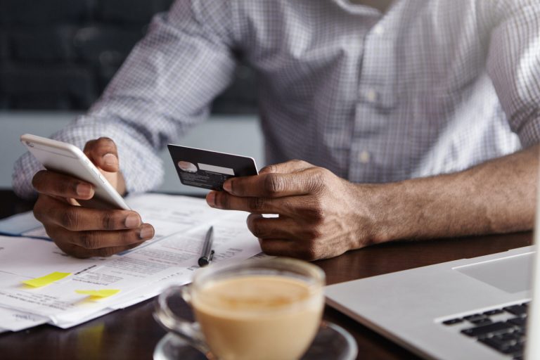 Como conseguir a aprovação de um cartão de crédito com limite na hora?
